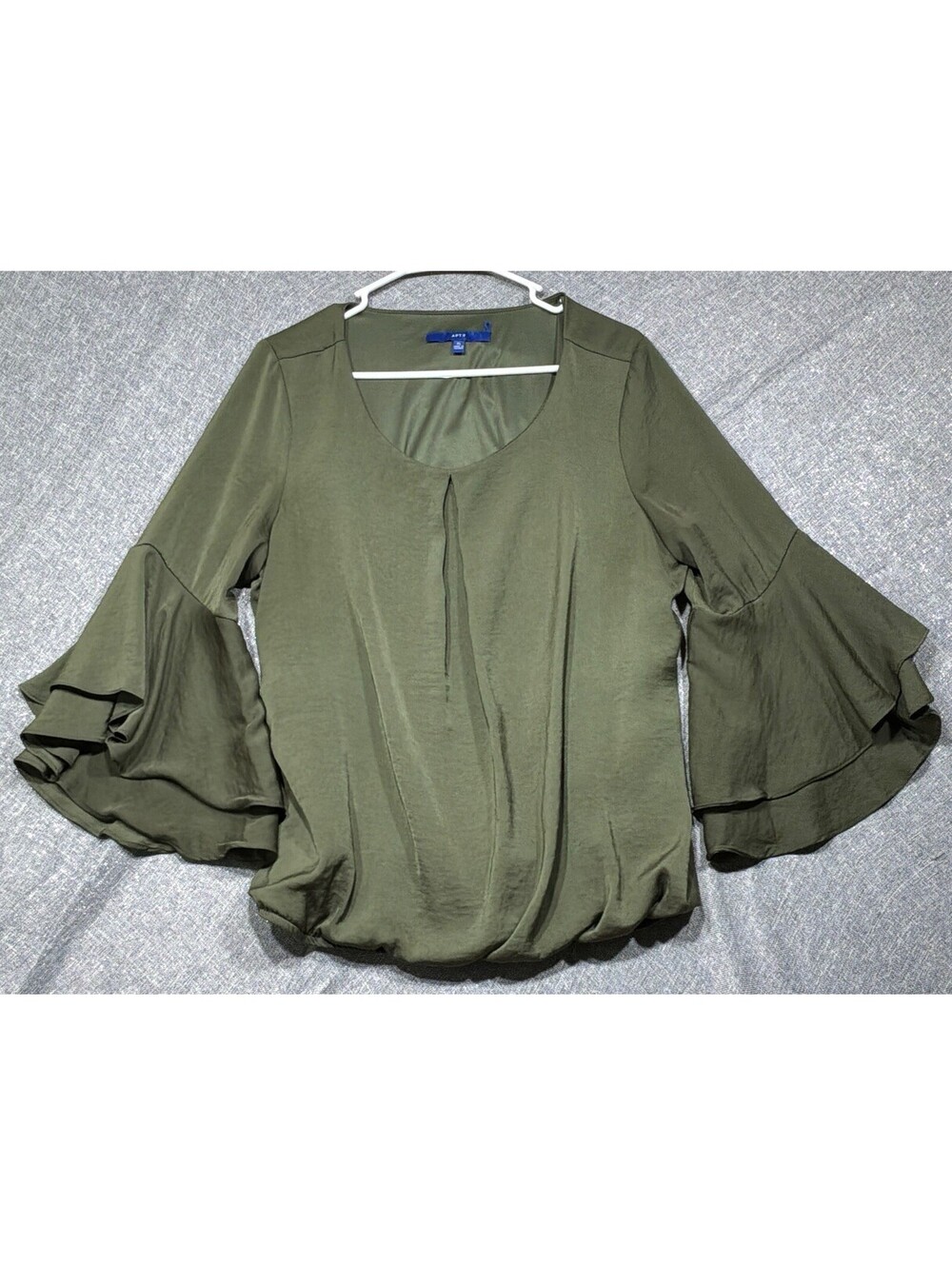 Woman’s APT 9 Long Sleeve Flared Banded Waste
